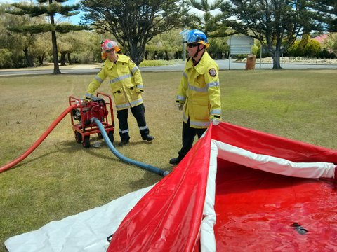Filling the water collar